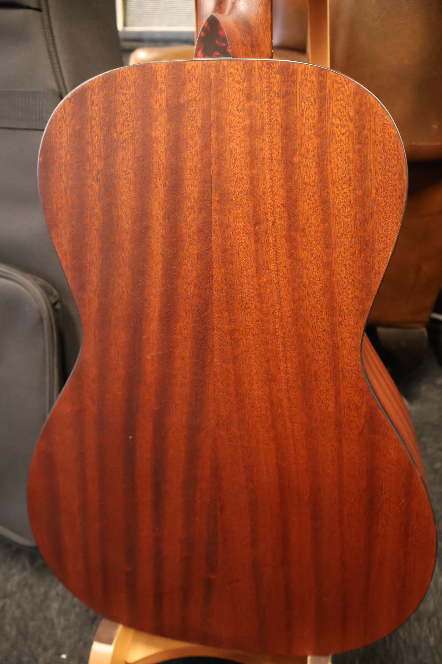 Eastman E1P Classic Parlor