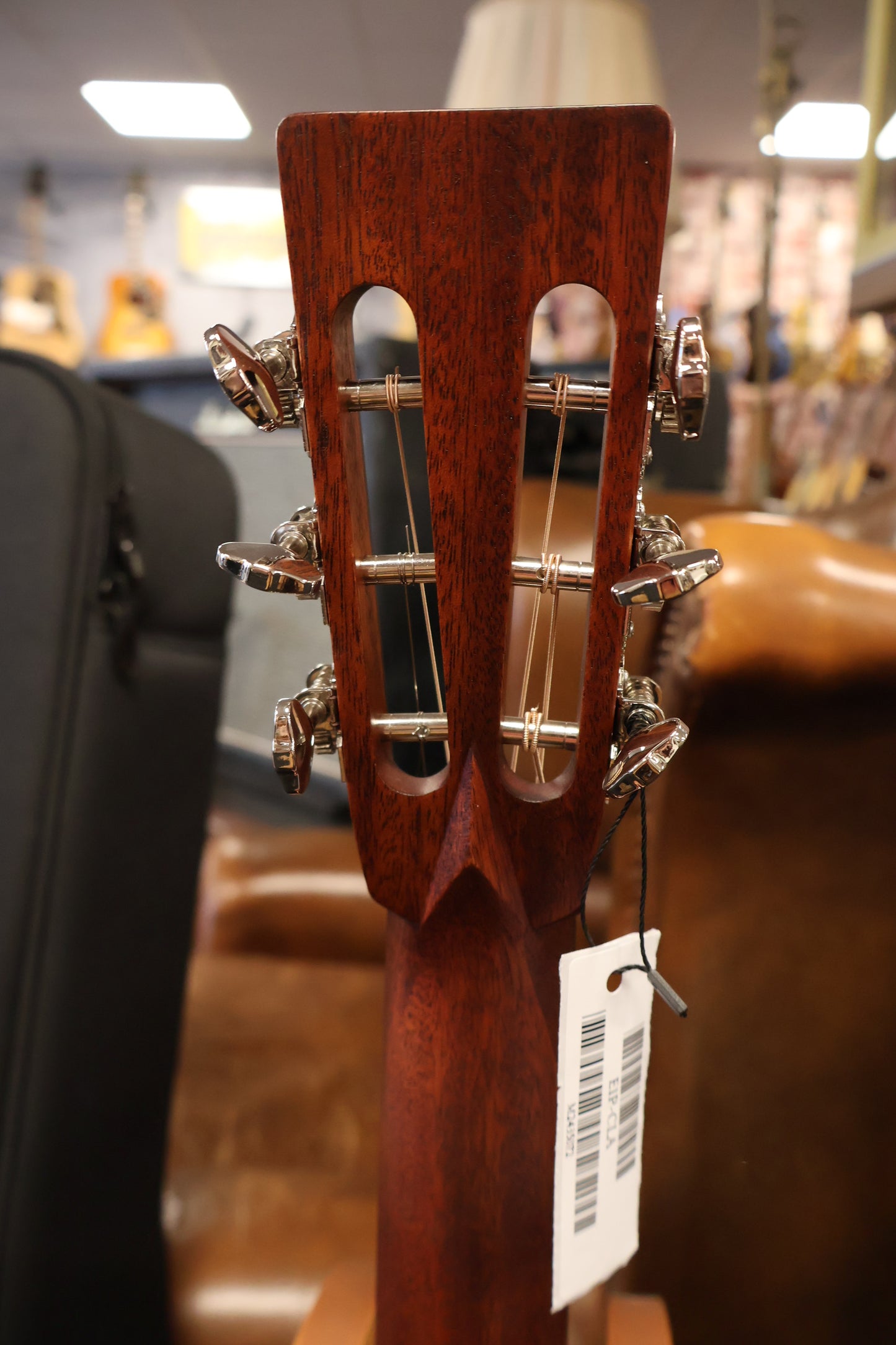 Eastman E1P Classic Parlor