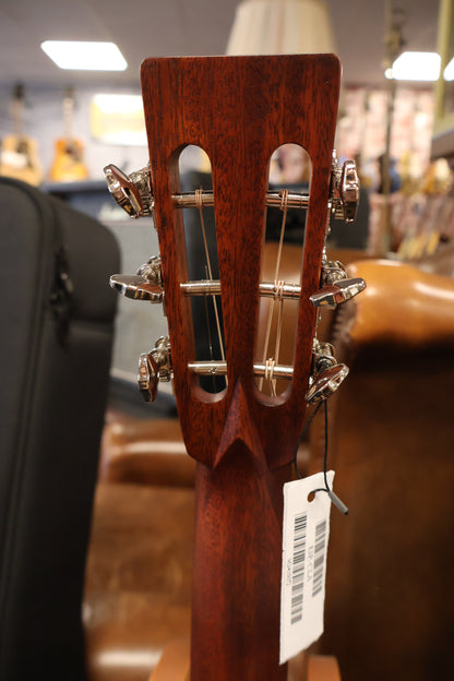 Eastman E1P Classic Parlor