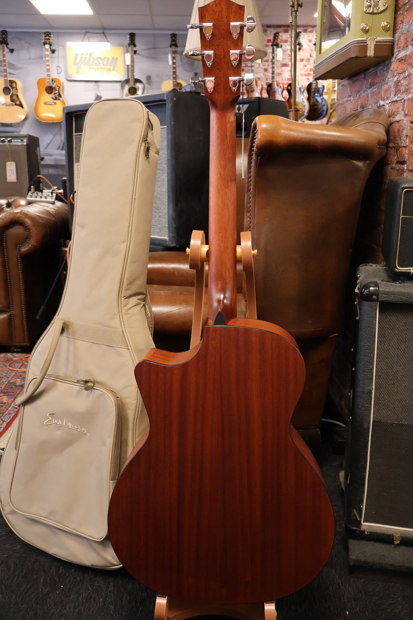 Eastman PCH1-GACE Sapele GA solid top/satin cutaway