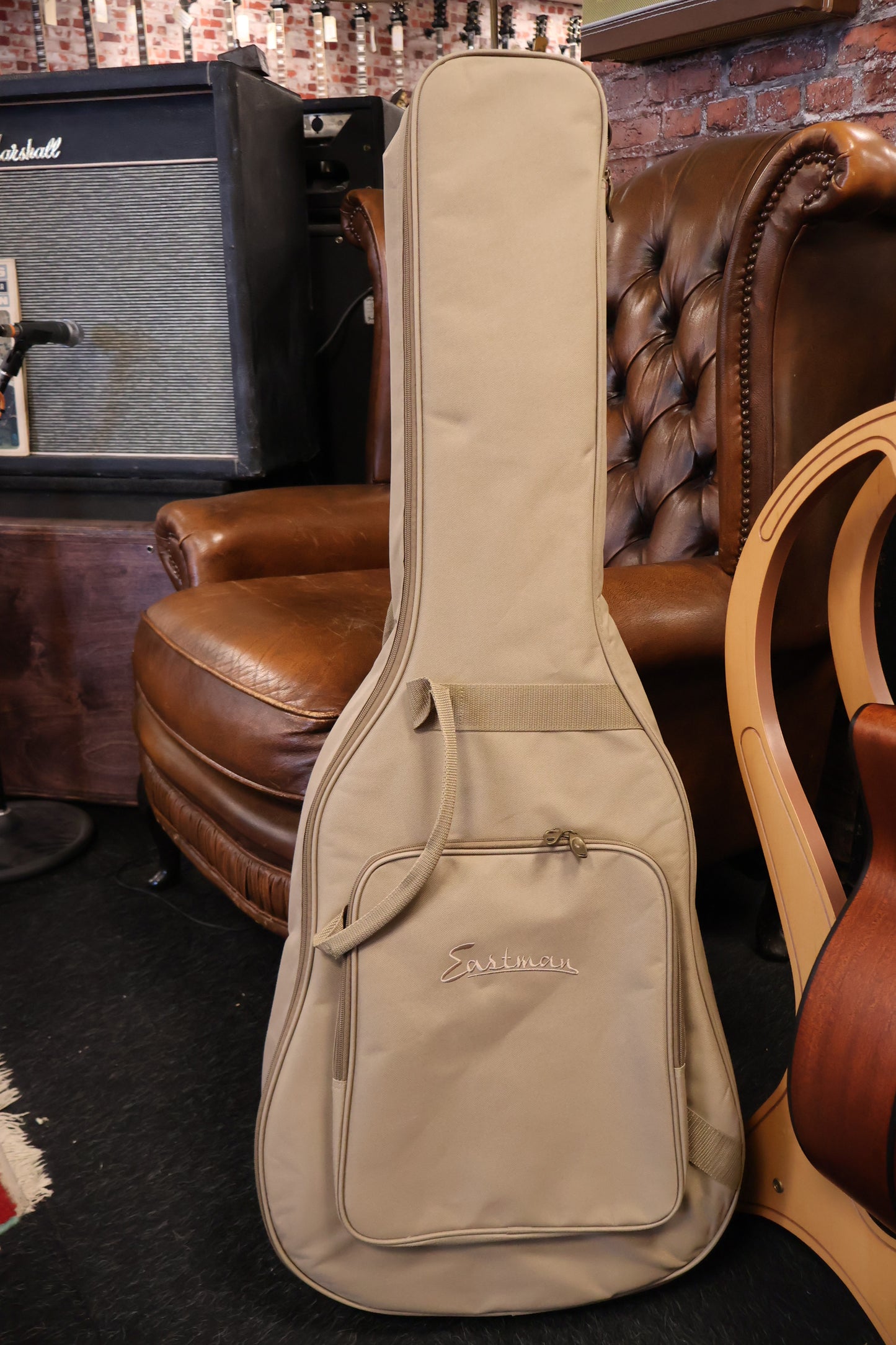 Eastman PCH1-GACE Sapele GA solid top/satin cutaway
