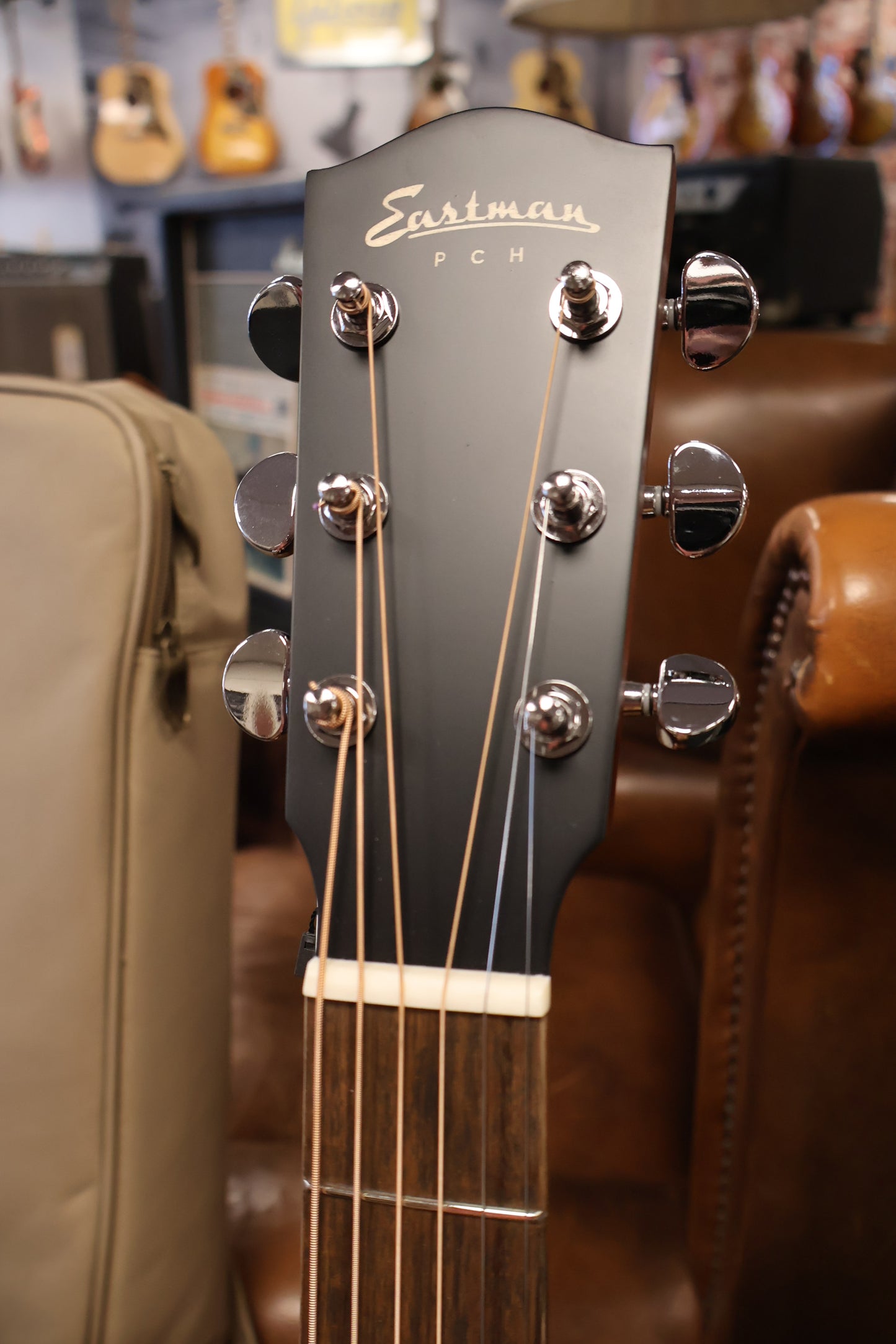 Eastman PCH1-GACE Classic Sapele GA solid top/satin cutaway