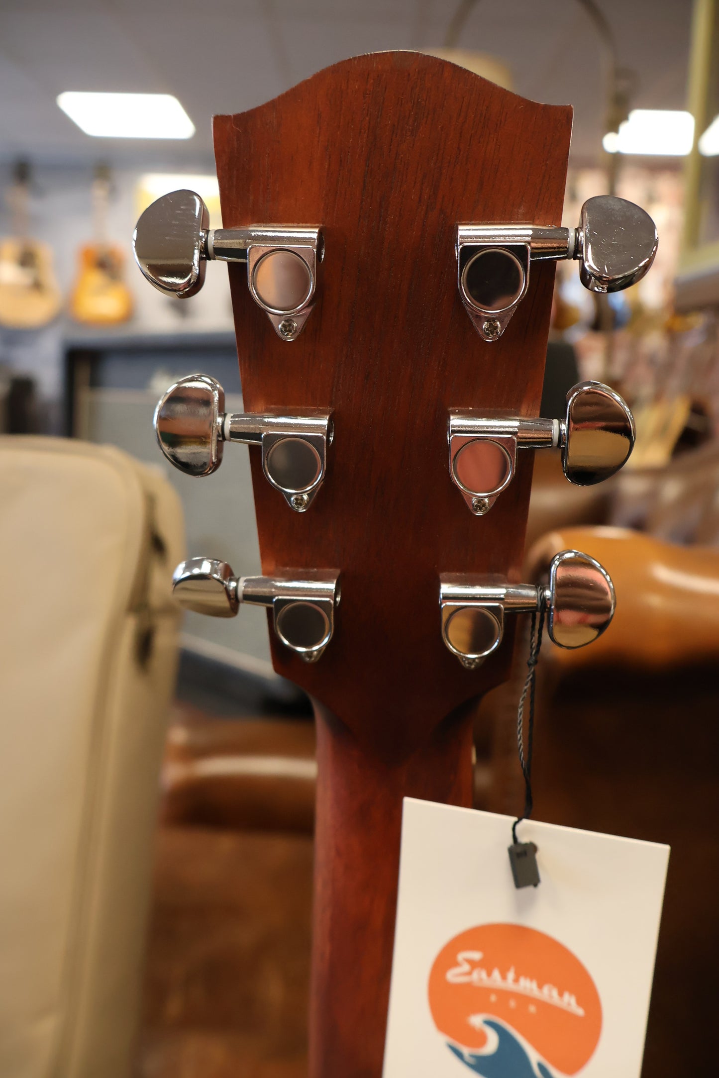 Eastman PCH1-GACE Classic Sapele GA solid top/satin cutaway