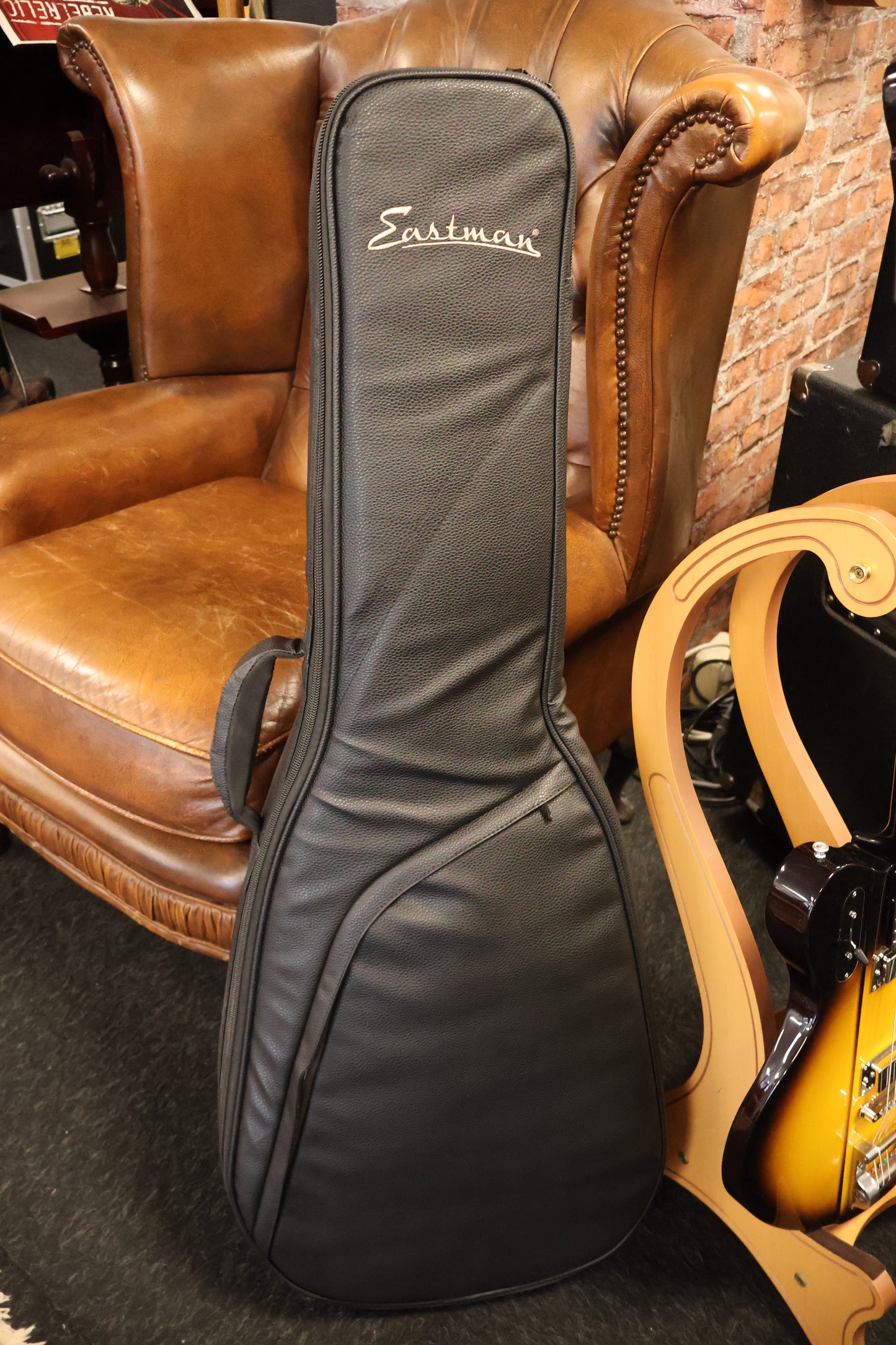 Eastman Henry James Signature Juliet  (B-STOCK)