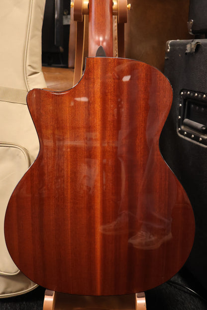 Eastman AC122-2CE-DLX Grand Auditorium Deluxe Sunburst (B-Stock)