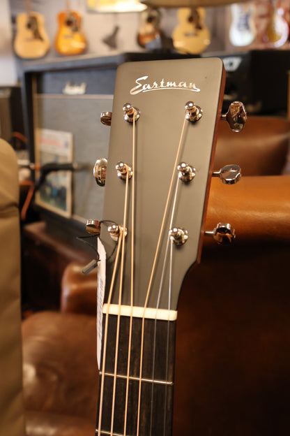 Eastman E2D-BK Dreadnought (B-Stock)