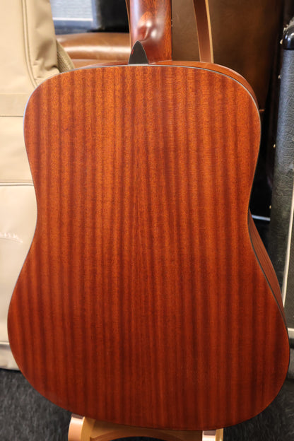 Eastman E2D-BK Dreadnought (B-Stock)