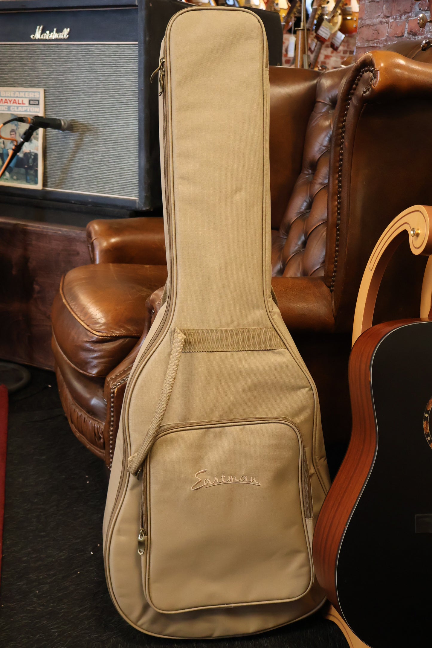 Eastman E2D-BK Dreadnought (B-Stock)