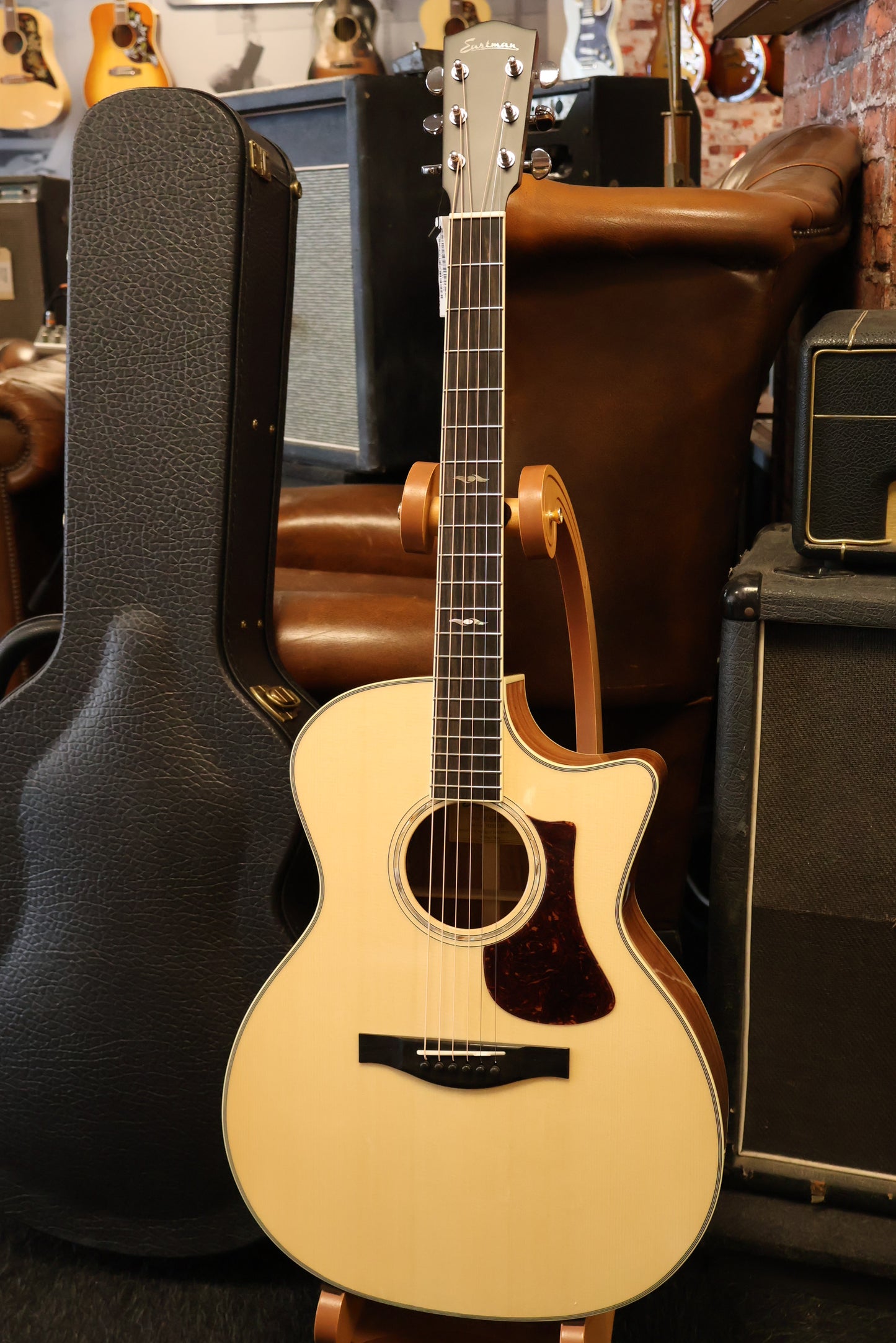 Eastman AC422-CE-LTD-KOA Grand Auditorium (B-Stock)