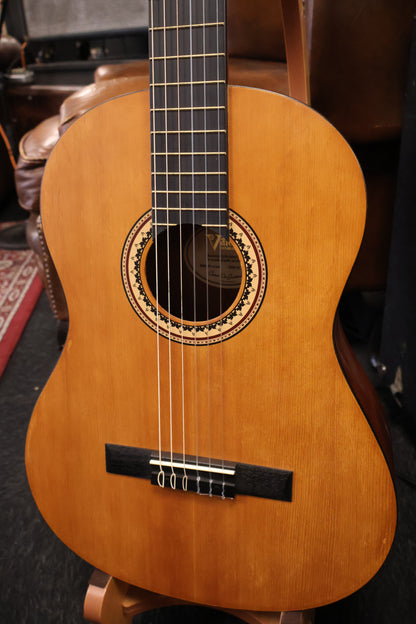 Vallencia VC204 Classical guitar (USED)