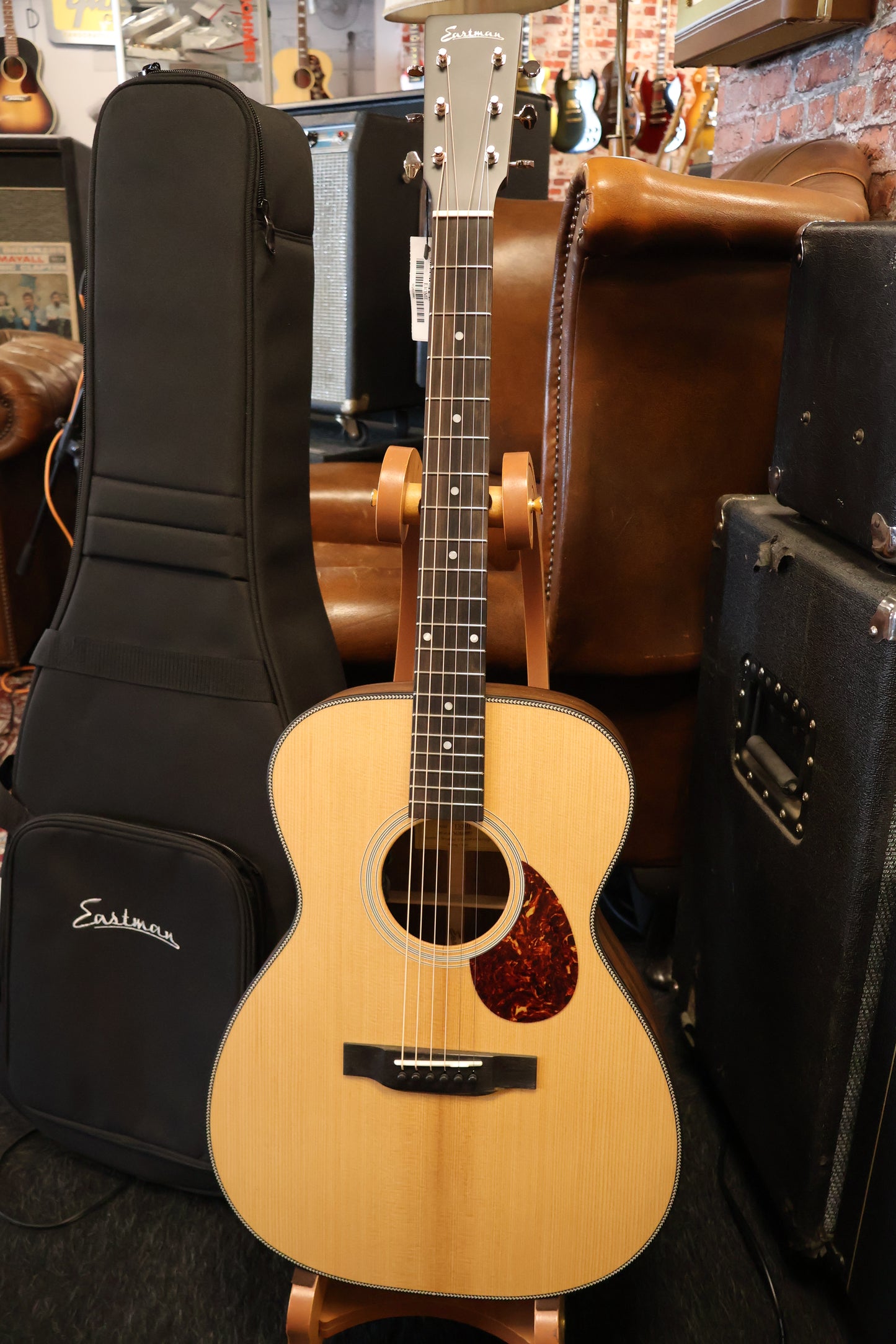 Eastman E3OME Auditorium with Pickup