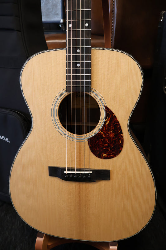 Eastman E3OME Auditorium with Pickup