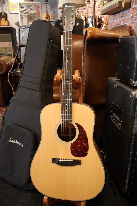 Eastman E3DE Dreadnought with Electronics