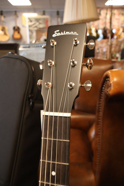Eastman E3DE Dreadnought with Electronics