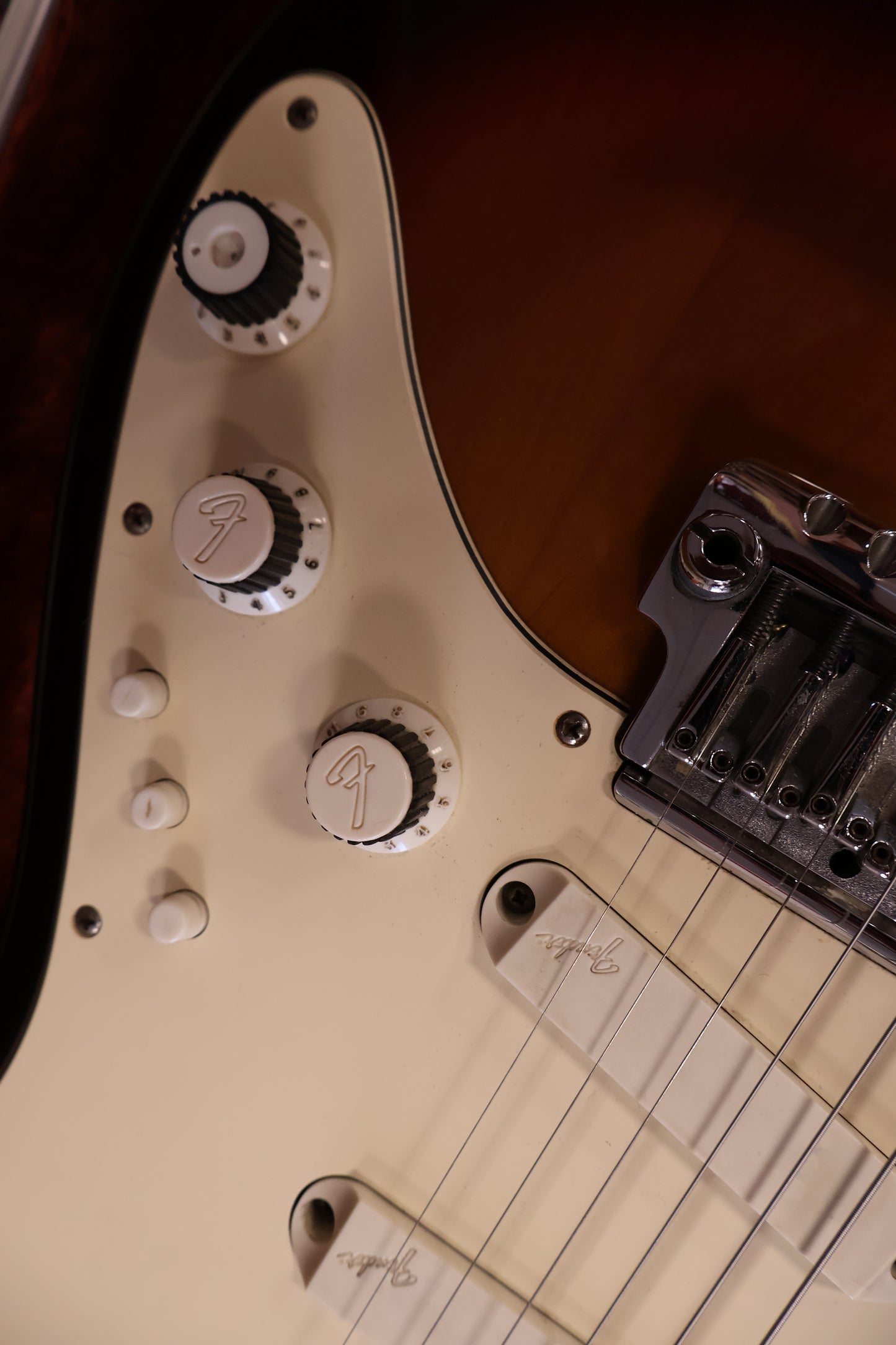 Fender 1983 Stratocaster Elite Sunburst OHSC