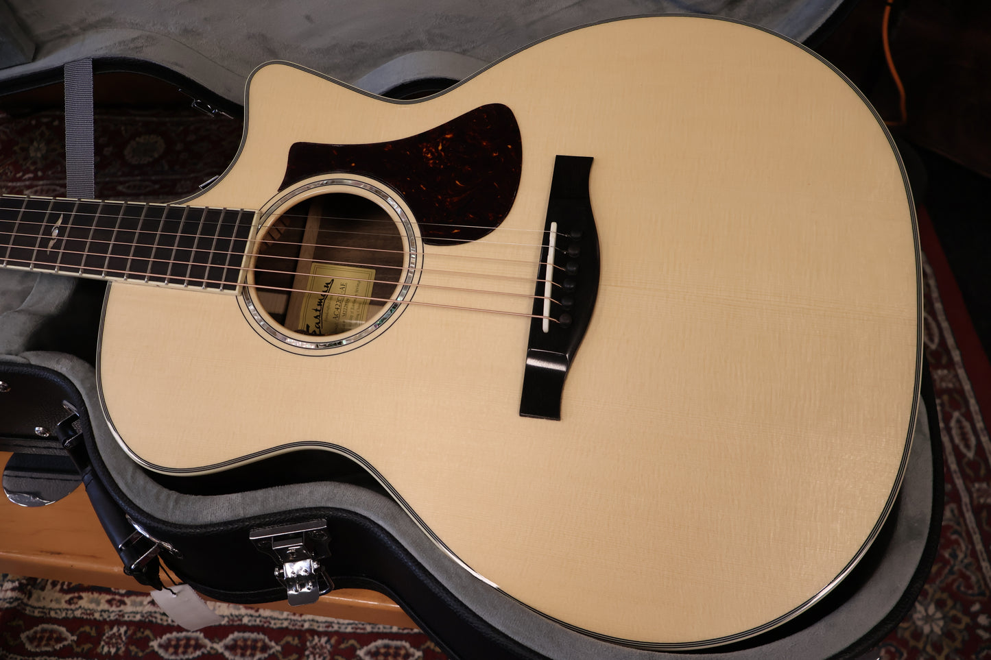 Eastman AC422CE-AE Grand Auditorium (B-Stock)