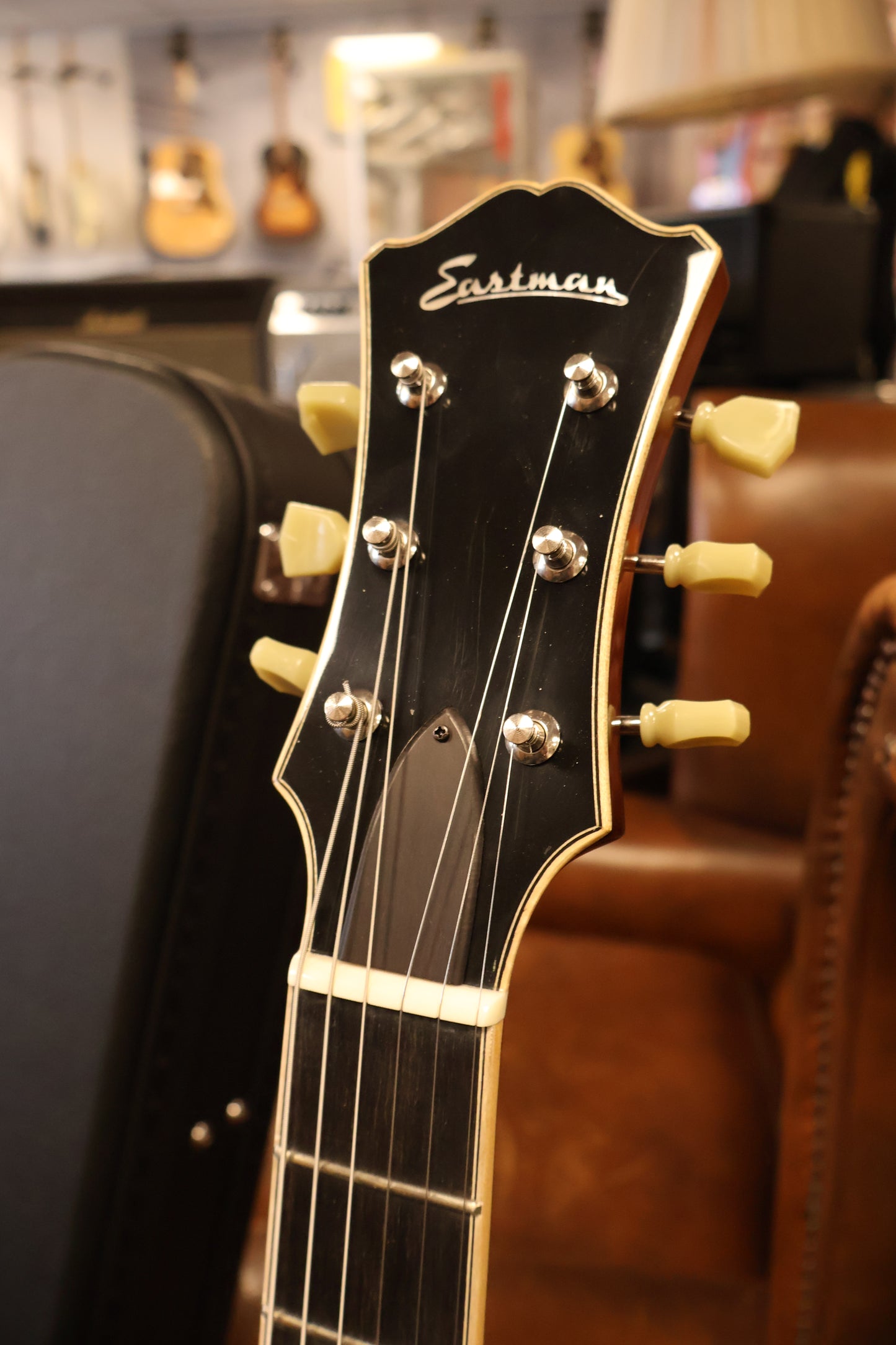 Eastman T186MX Goldburst (B-Stock)