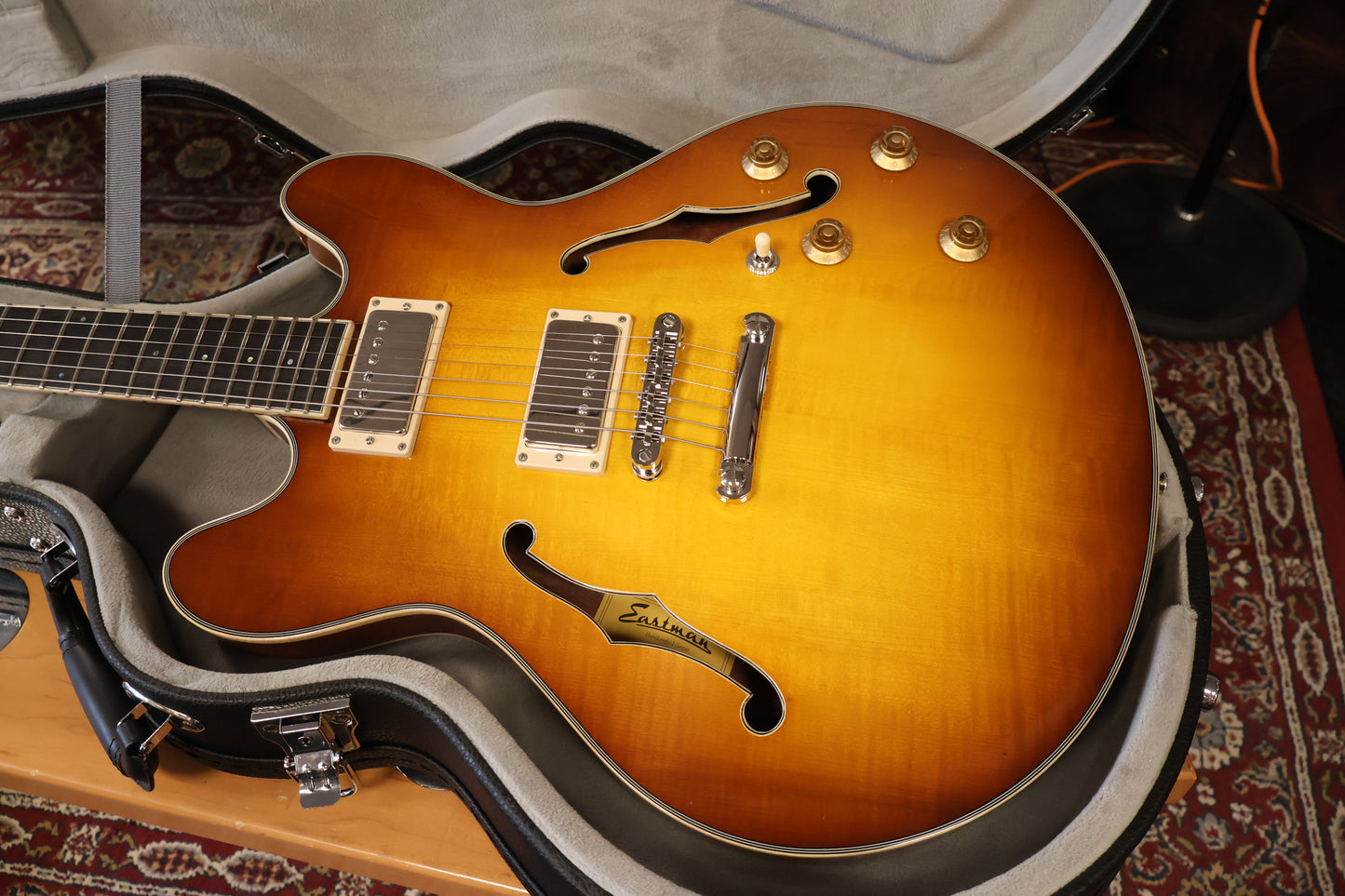 Eastman T186MX Goldburst (B-Stock)