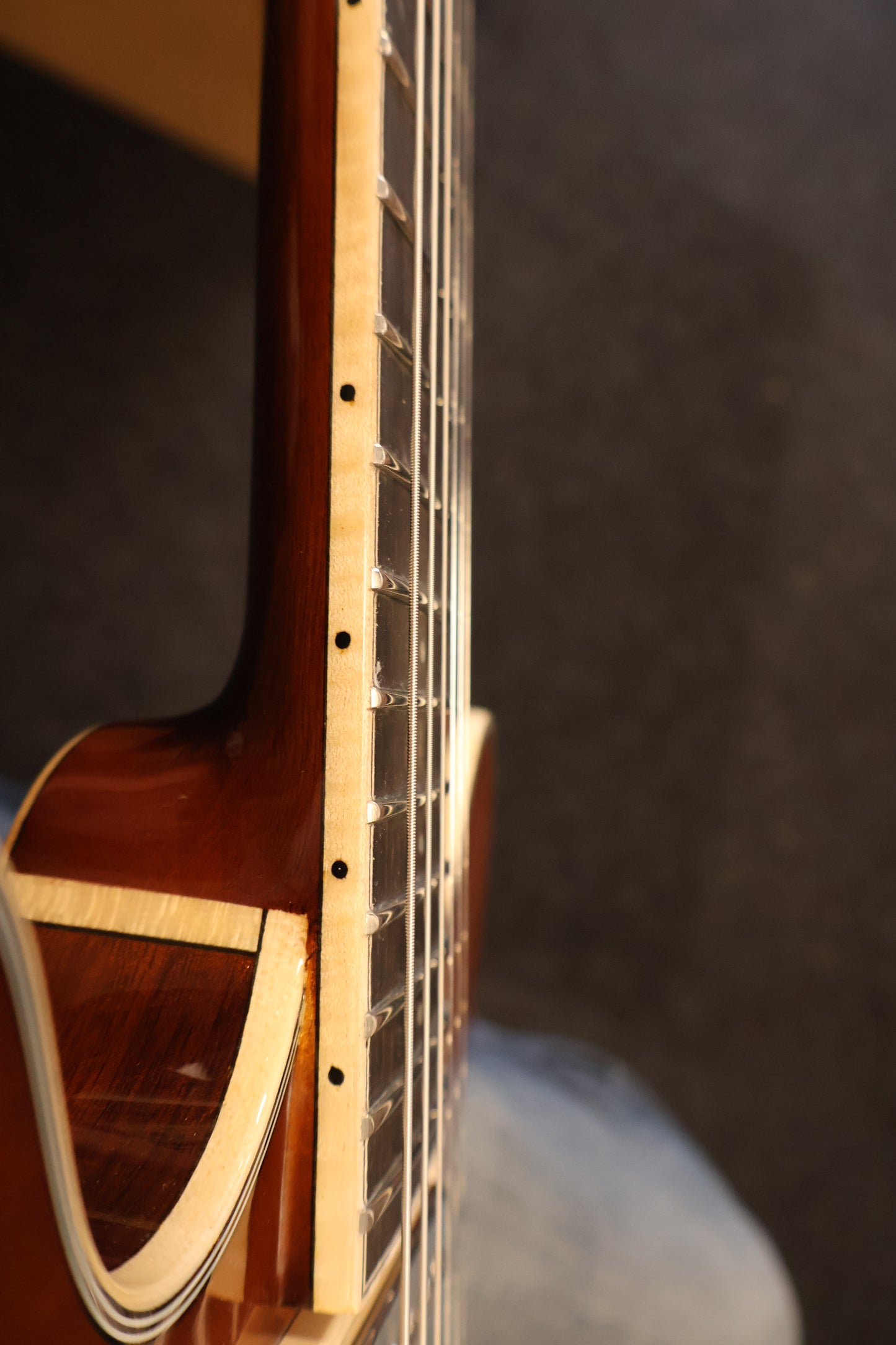 Eastman T186MX Goldburst (B-Stock)