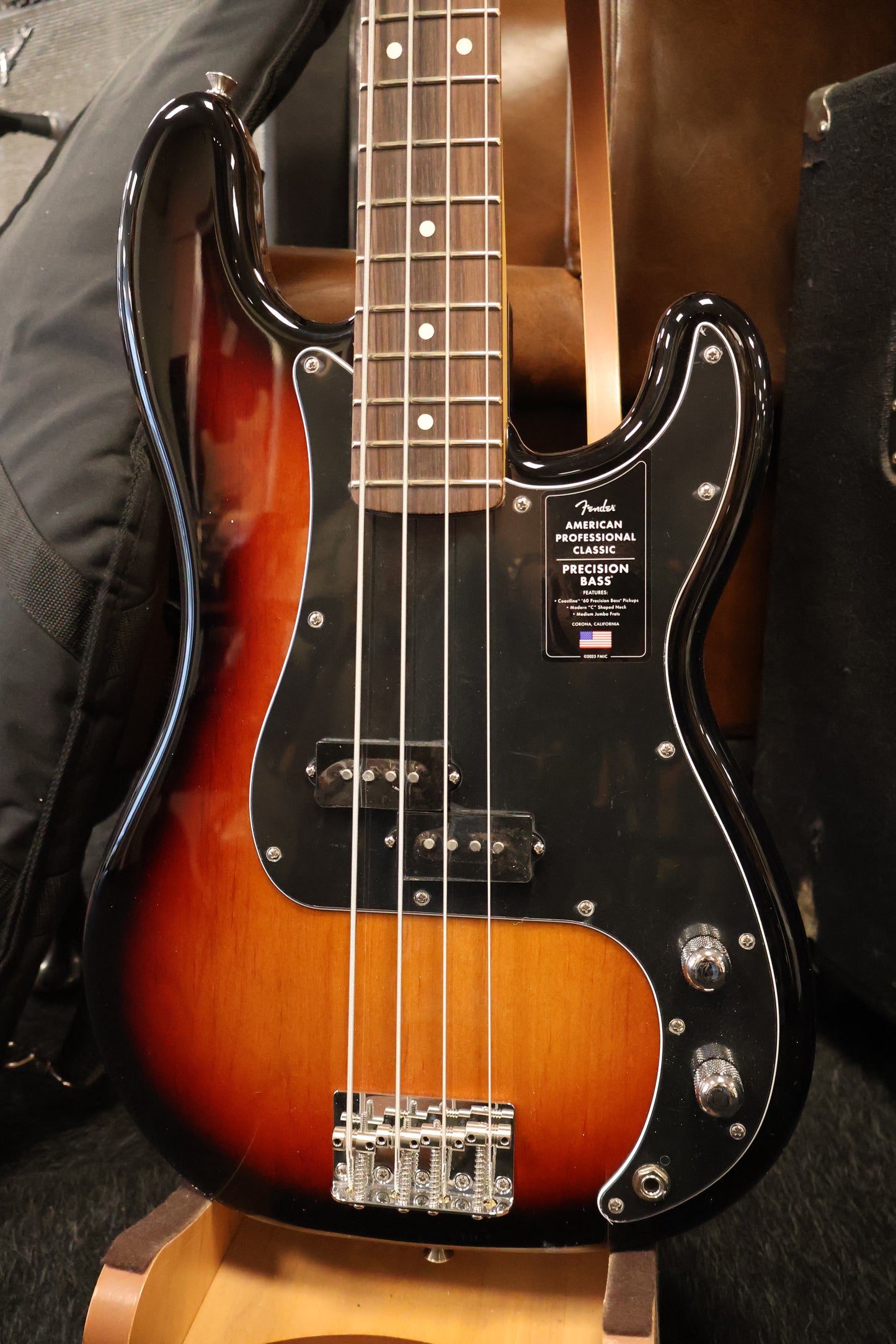 Fender American Professional Classic Precision Bass 3-Color Sunburst (B-Stock)