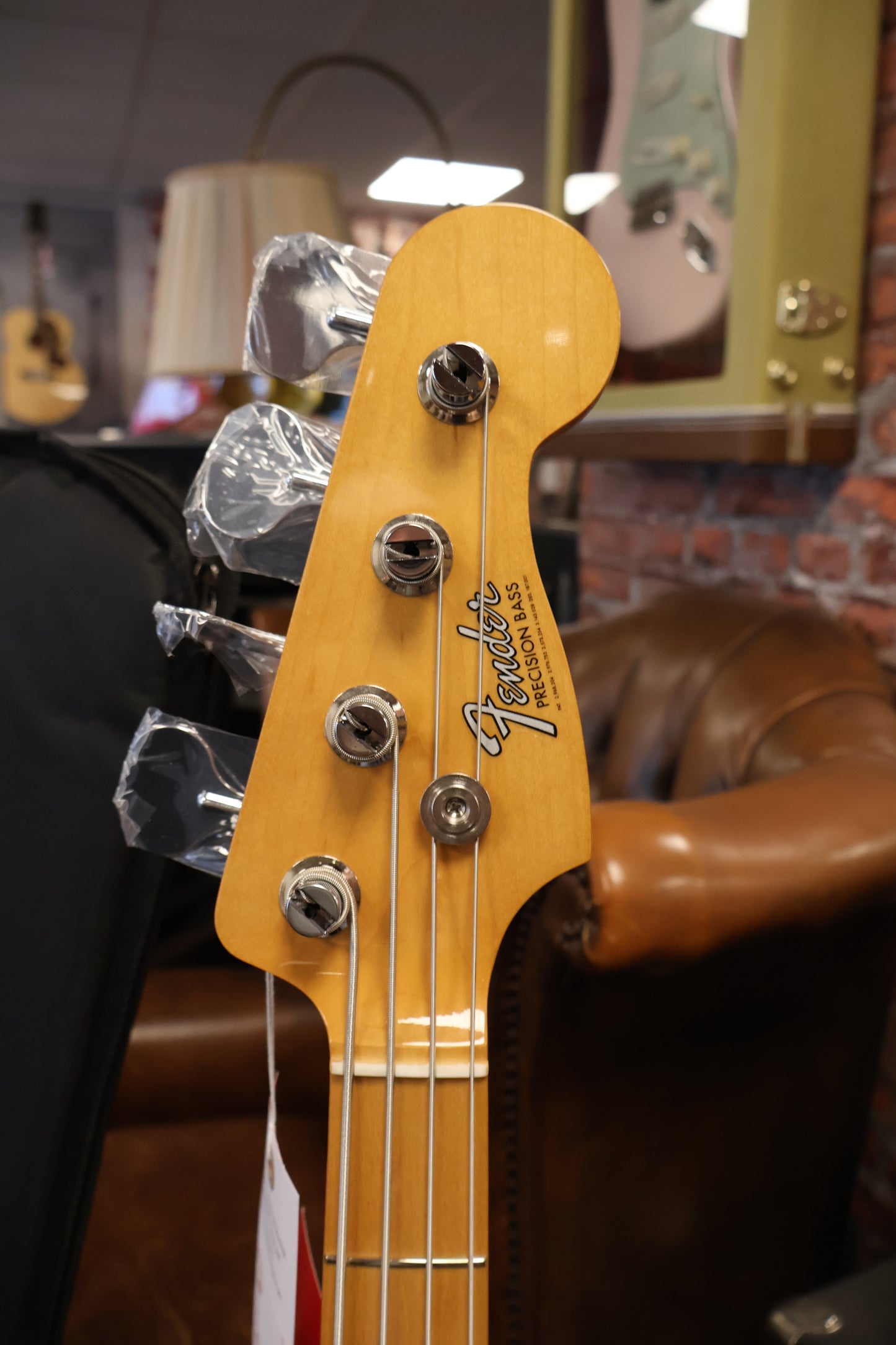 Fender Vintera III Late '60s Precision Bass Lake Placid Blue (B-Stock)