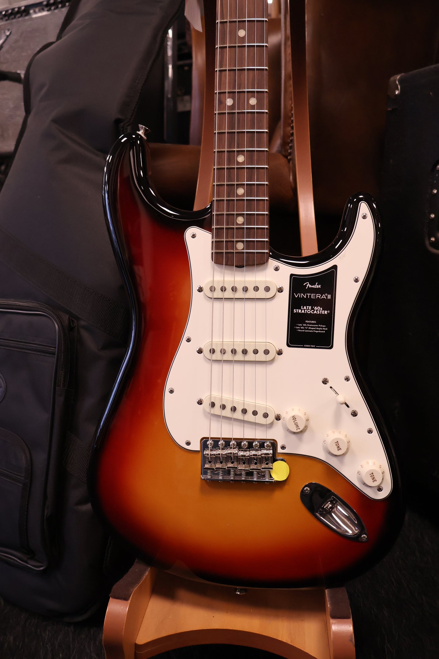 Fender Vintera III Late '60s Stratocaster 3-Color Sunburst (B-Stock)