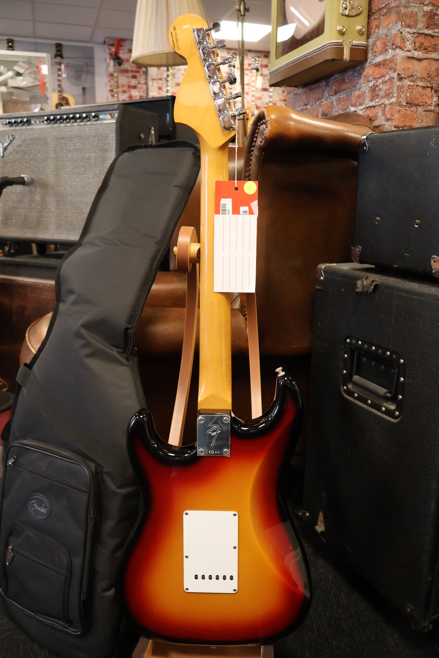 Fender Vintera III Late '60s Stratocaster 3-Color Sunburst (B-Stock)