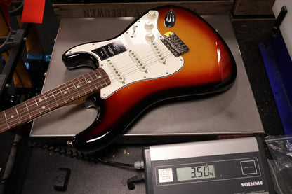Fender Vintera III Late '60s Stratocaster 3-Color Sunburst (B-Stock)