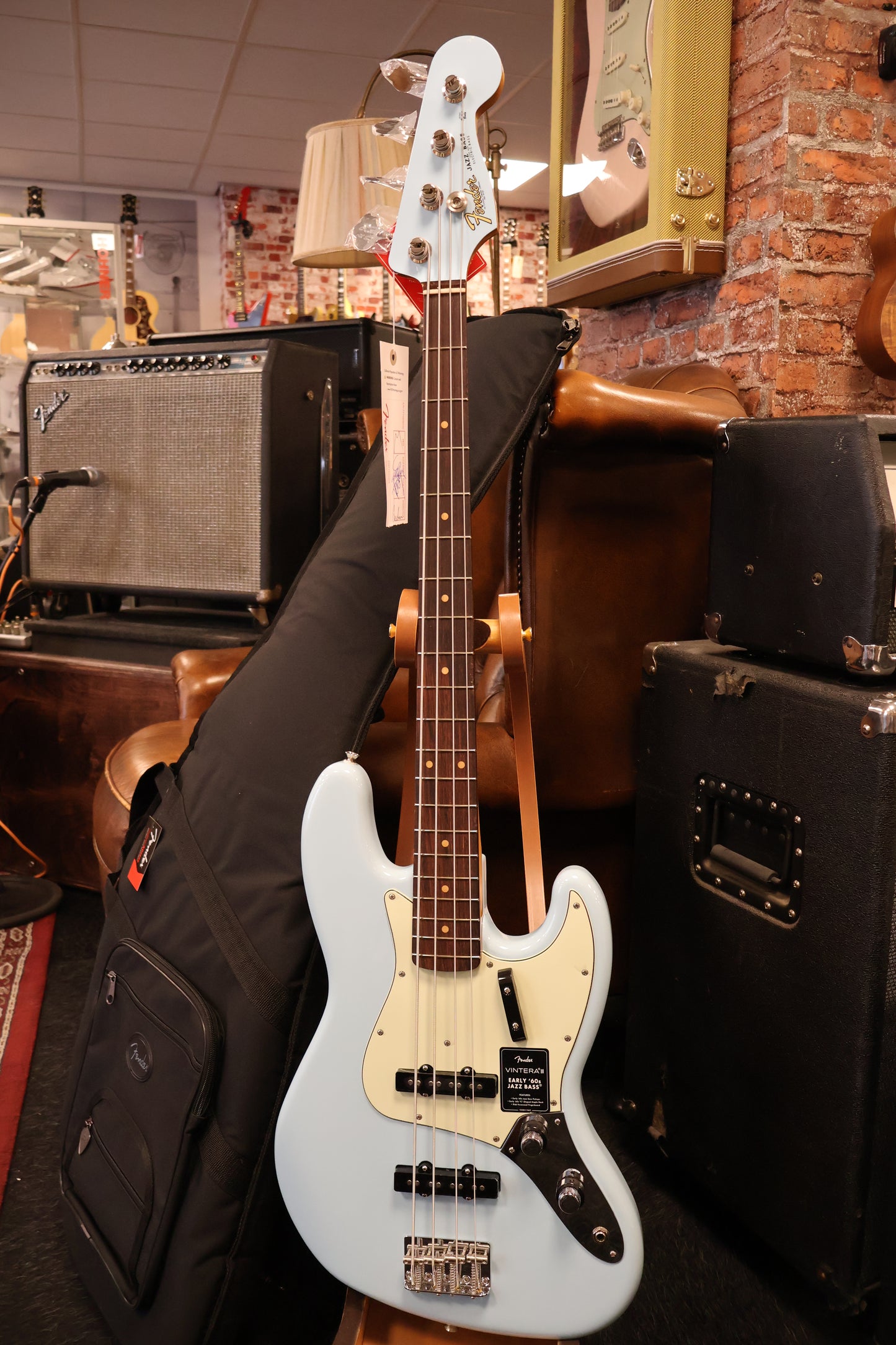 Fender Vintera III Early '60s Jazz Bass Sonic Blue (B-Stock)