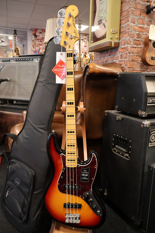 Fender Vintera III Early '70s Jazz Bass 3-Color Sunburst (B-Stock)