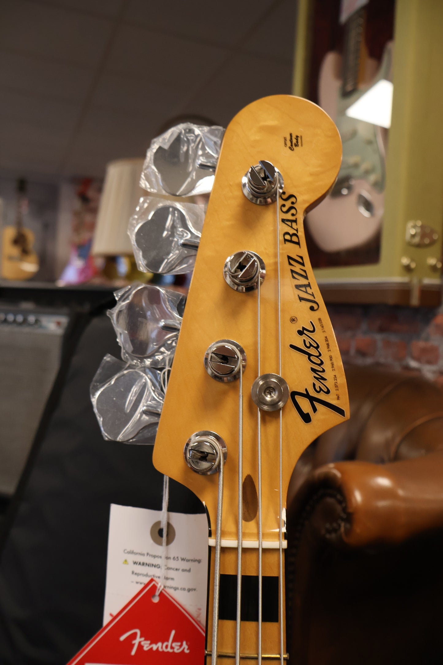 Fender Vintera III Early '70s Jazz Bass 3-Color Sunburst (B-Stock)