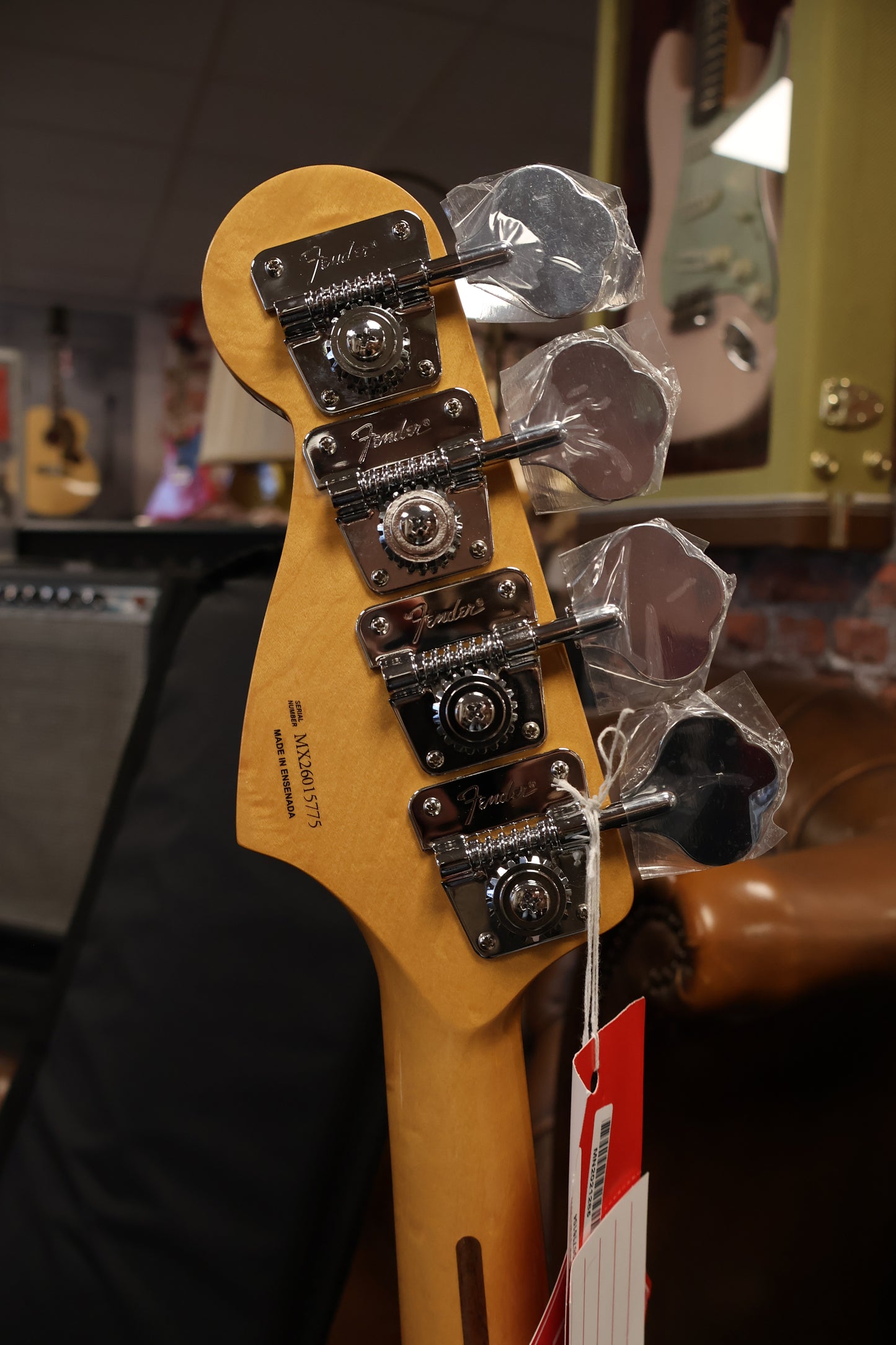Fender Vintera III Early '70s Jazz Bass 3-Color Sunburst (B-Stock)