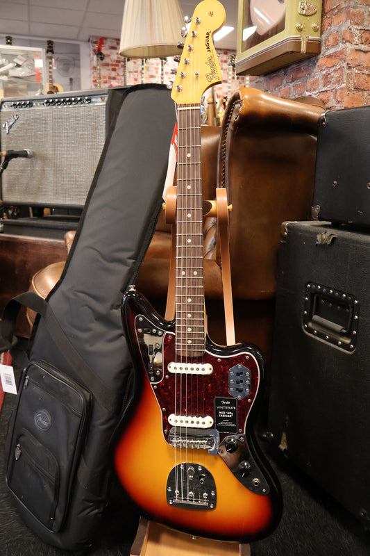 Fender Vintera III Mid '60s Jaguar 3-Color Sunburst (B-Stock)
