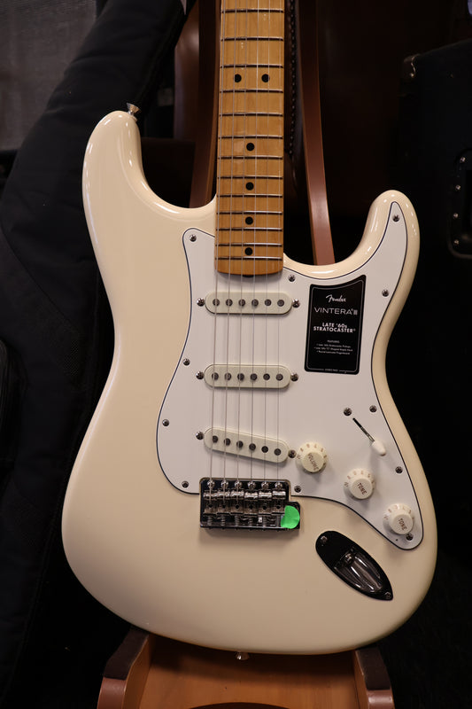Fender Vintera III Late '60s Stratocaster Olympic White (B-Stock)