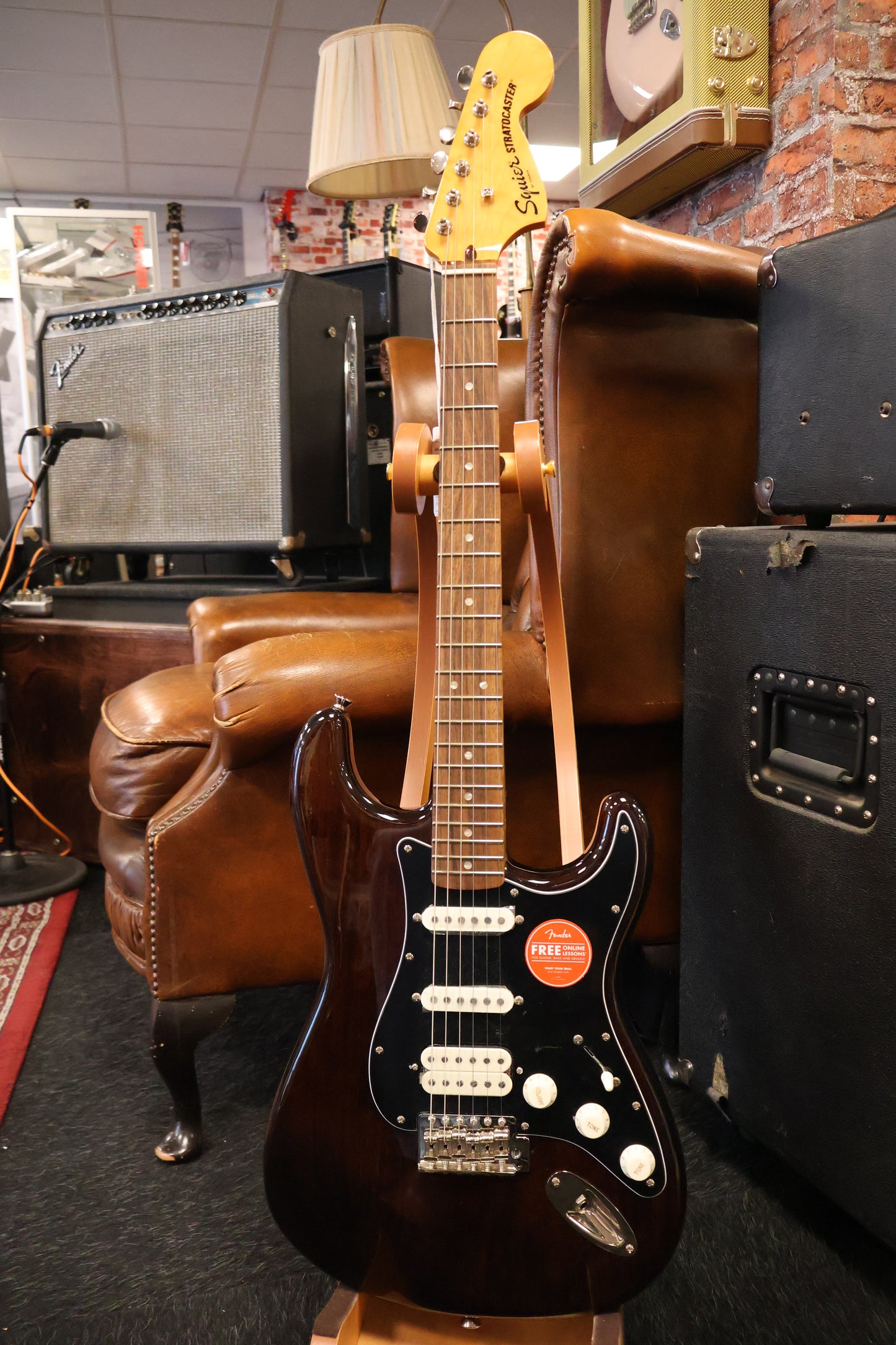 Squier Classic Vibe '70s Stratocaster HSS Walnut (B-Stock)