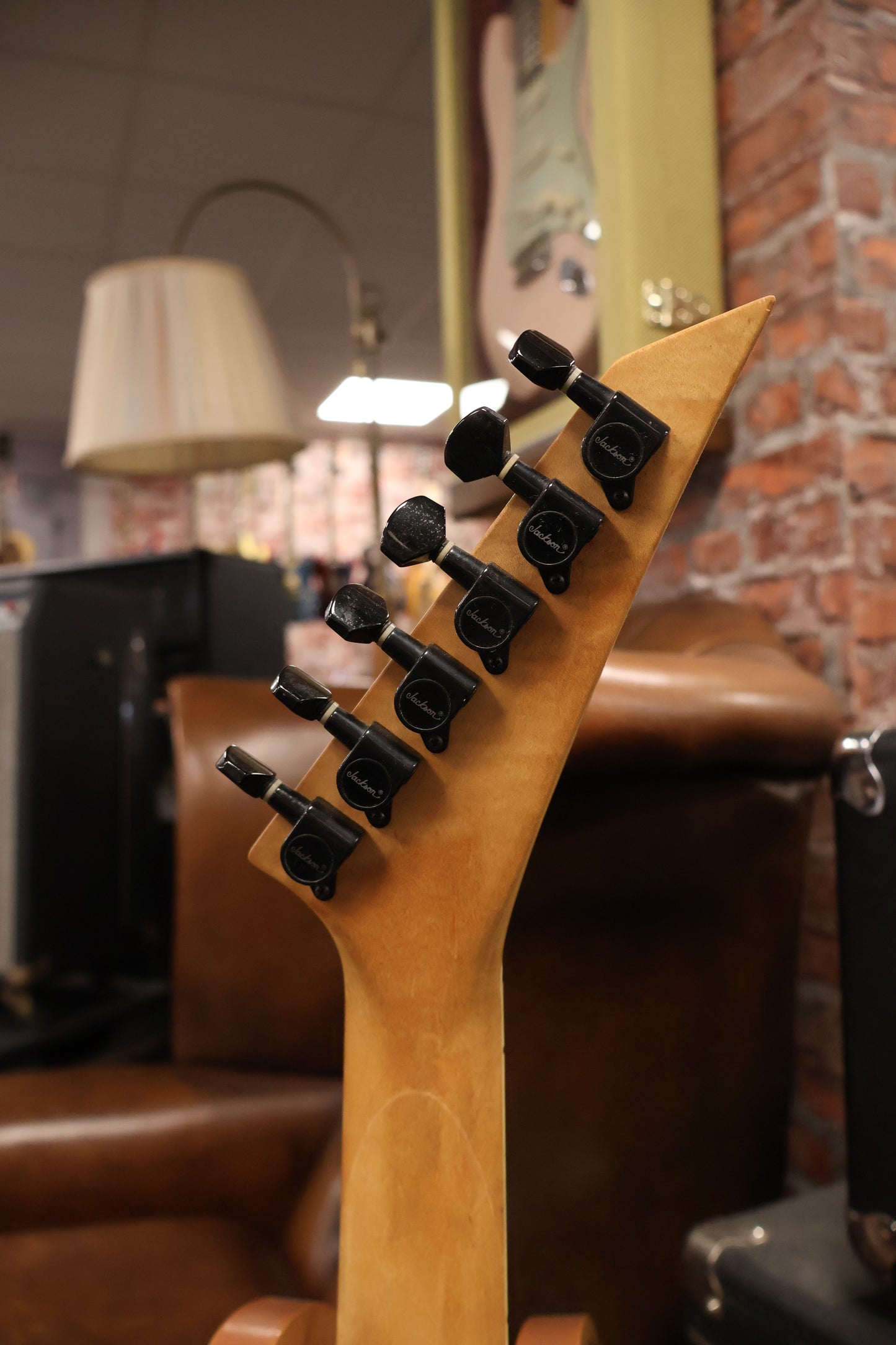 Jackson DKMGTFF Dinky Hard Tail Flame Fingerboard