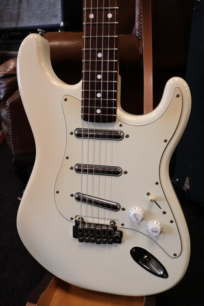 Danelectro '84 lipstick guitar (Used)
