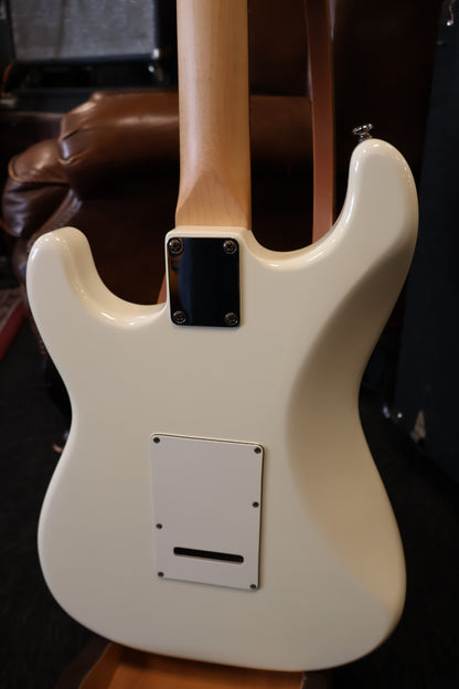 Danelectro '84 lipstick guitar (Used)