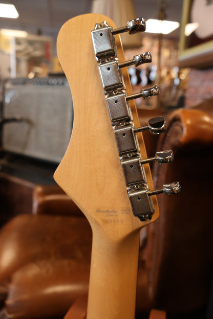 Danelectro '84 lipstick guitar (Used)