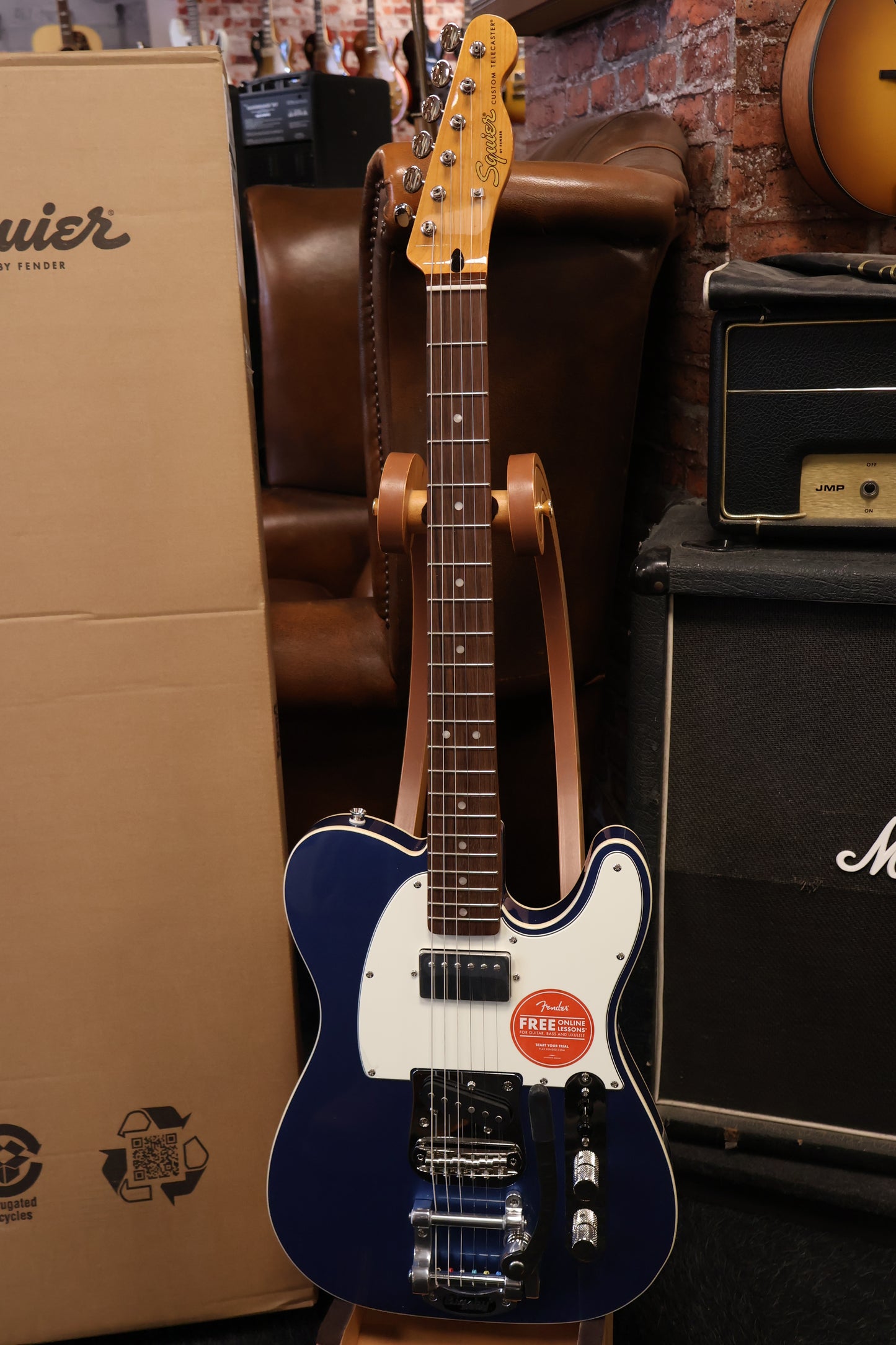 Squier Classic Vibe Custom Telecaster SH with Bigsby Lake Placid Blue