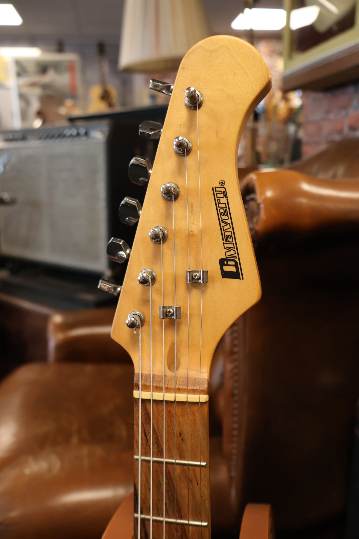DiMavery Stratocaster Sunburst (Used)
