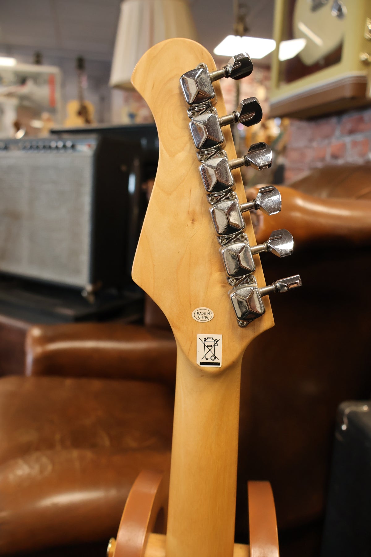 DiMavery Stratocaster Sunburst (Used)