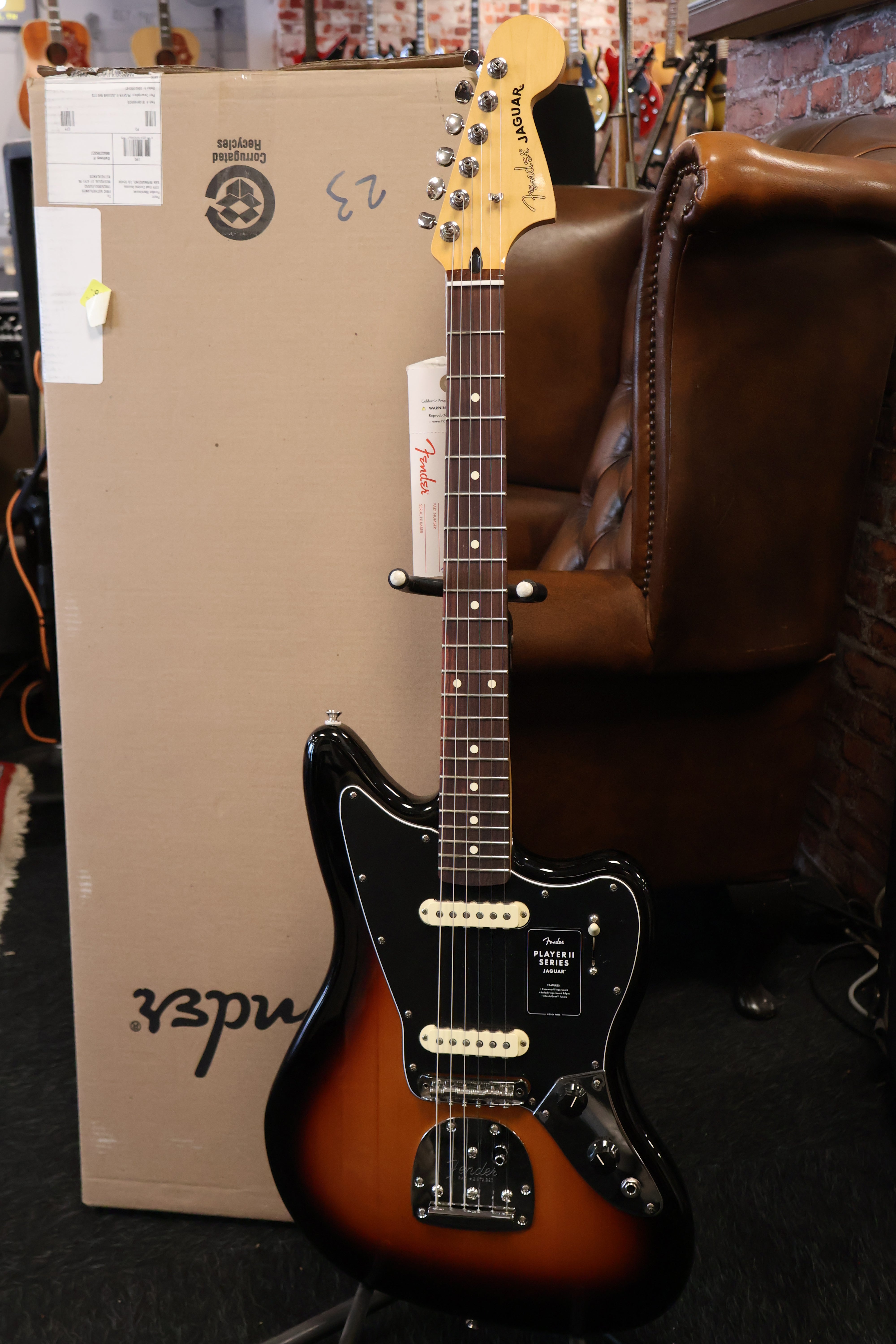 Fender Mexico Player Ⅱ Jaguar サンバースト Fender Player II Jaguar 3-Color Sunburst｜平野楽器 ロッキン
