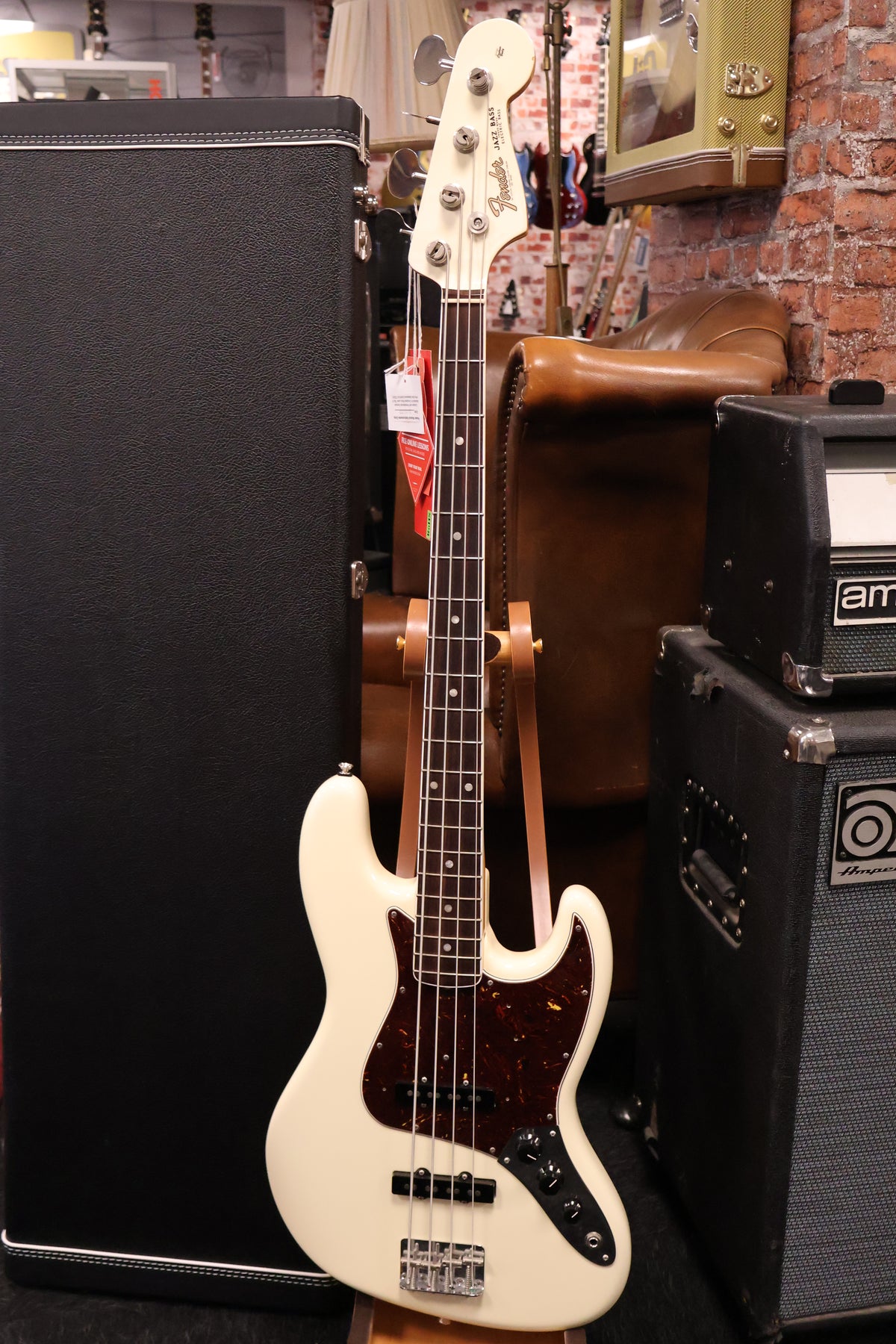 Fender AVRI II '66 Jazz Bass Olympic White (Used)