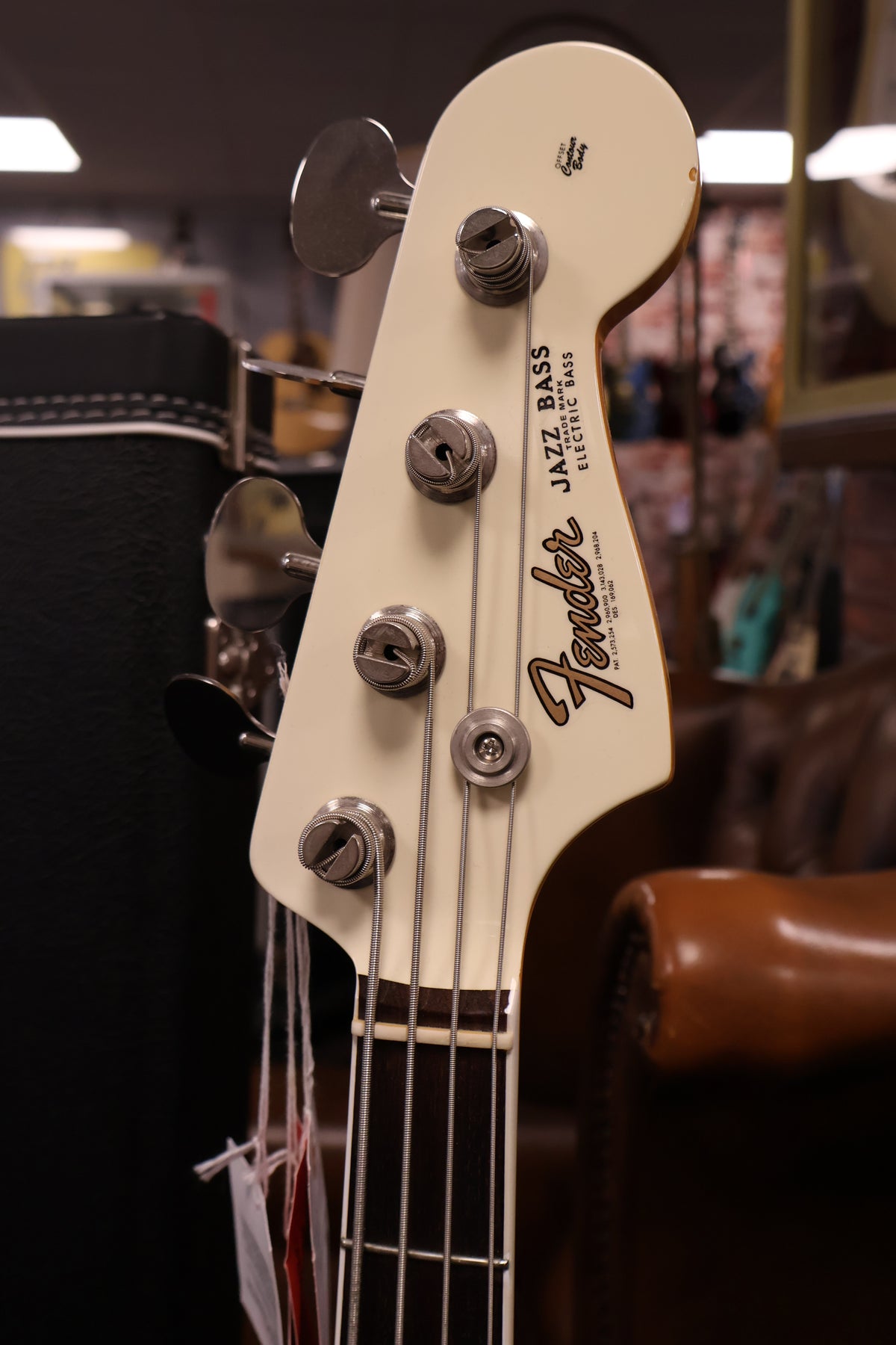Fender AVRI II '66 Jazz Bass Olympic White (Used)