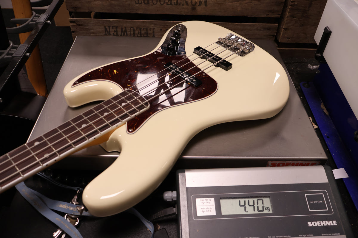 Fender AVRI II '66 Jazz Bass Olympic White (Used)