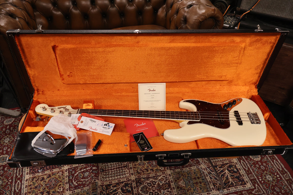 Fender AVRI II '66 Jazz Bass Olympic White (Used)