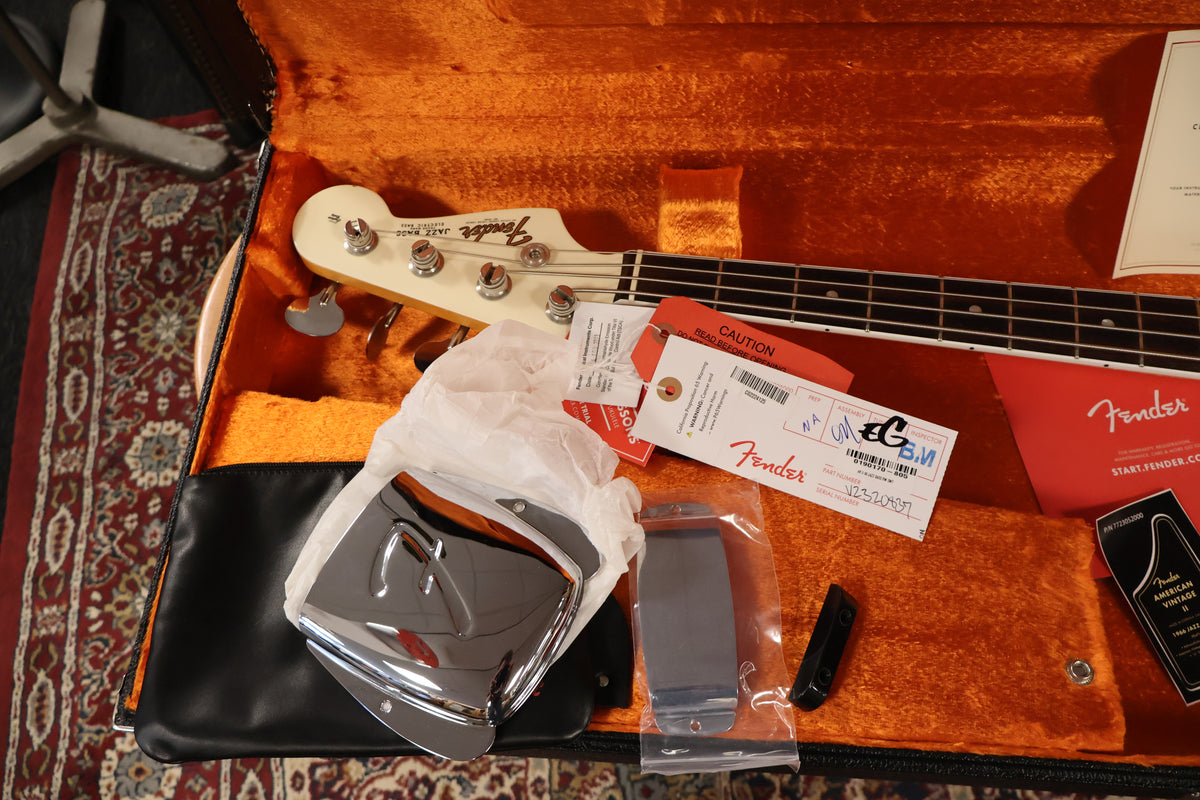 Fender AVRI II '66 Jazz Bass Olympic White (Used)