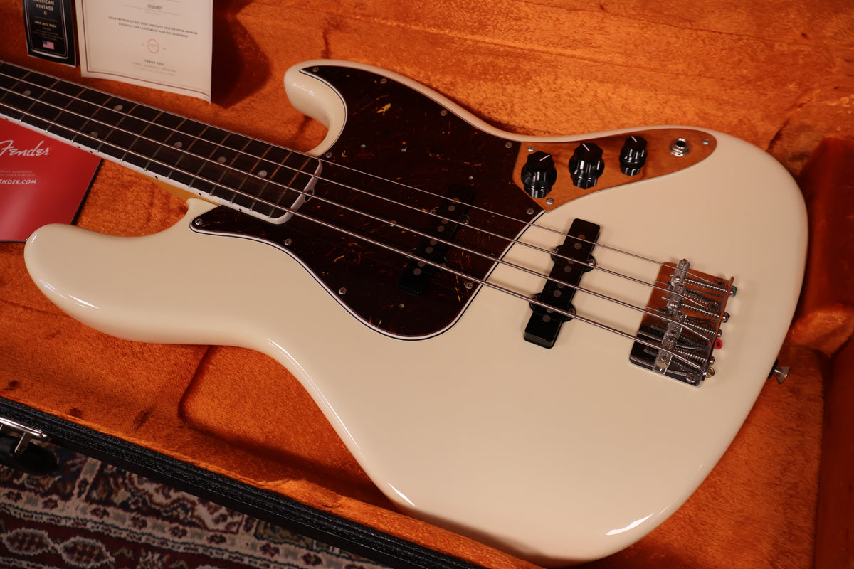 Fender AVRI II '66 Jazz Bass Olympic White (Used)