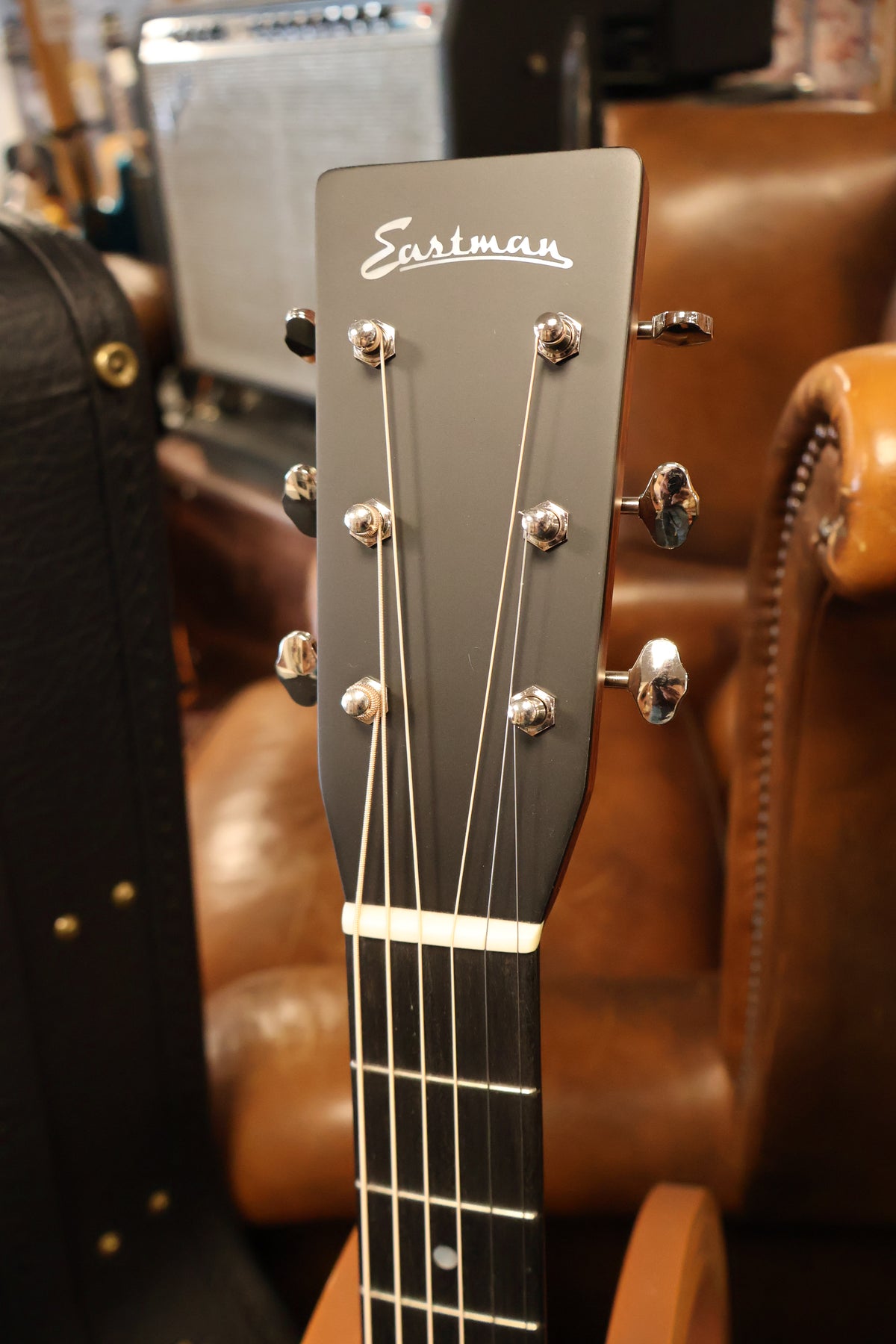 Eastman E10OM-TC Ochrestral Model Thermo Cured (B-Stock)